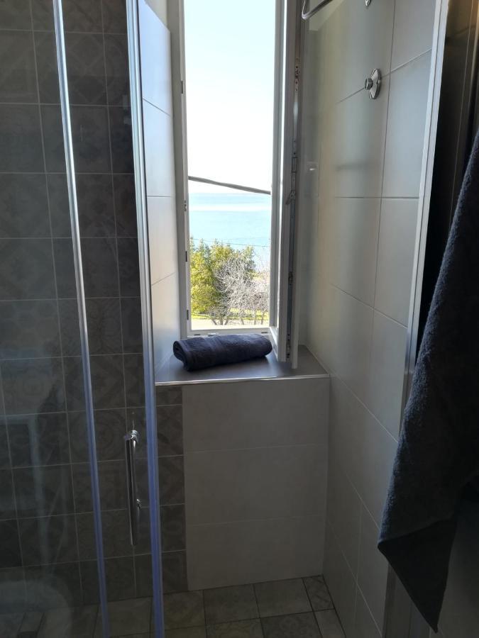 Apartment Stefania On The Beach Koromačno المظهر الخارجي الصورة
