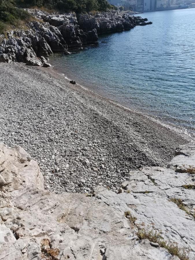 Apartment Stefania On The Beach Koromačno المظهر الخارجي الصورة