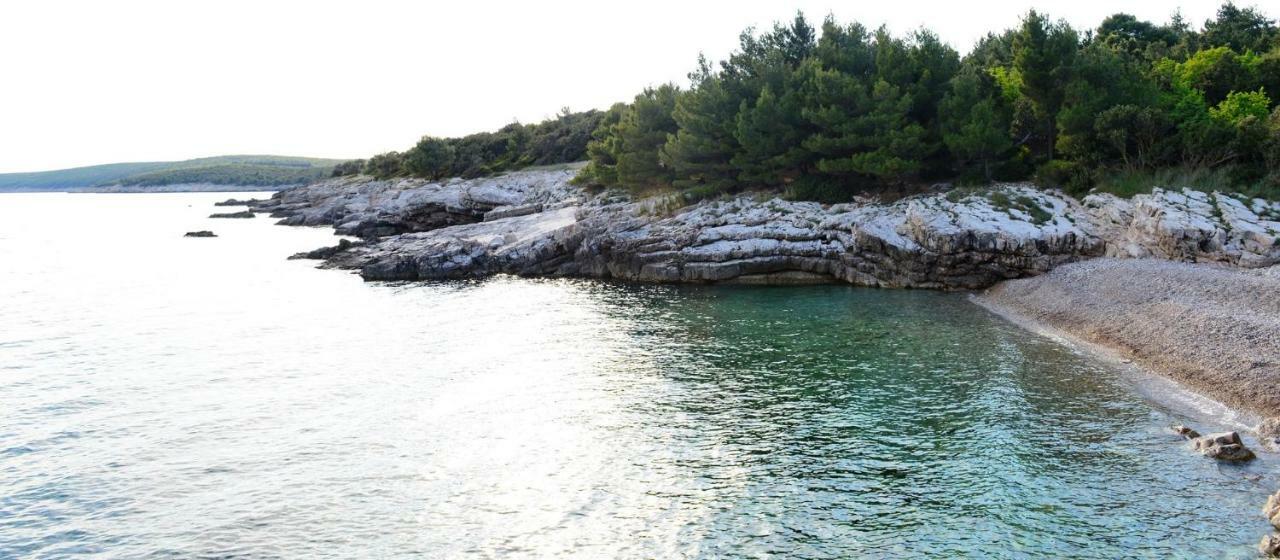 Apartment Stefania On The Beach Koromačno المظهر الخارجي الصورة