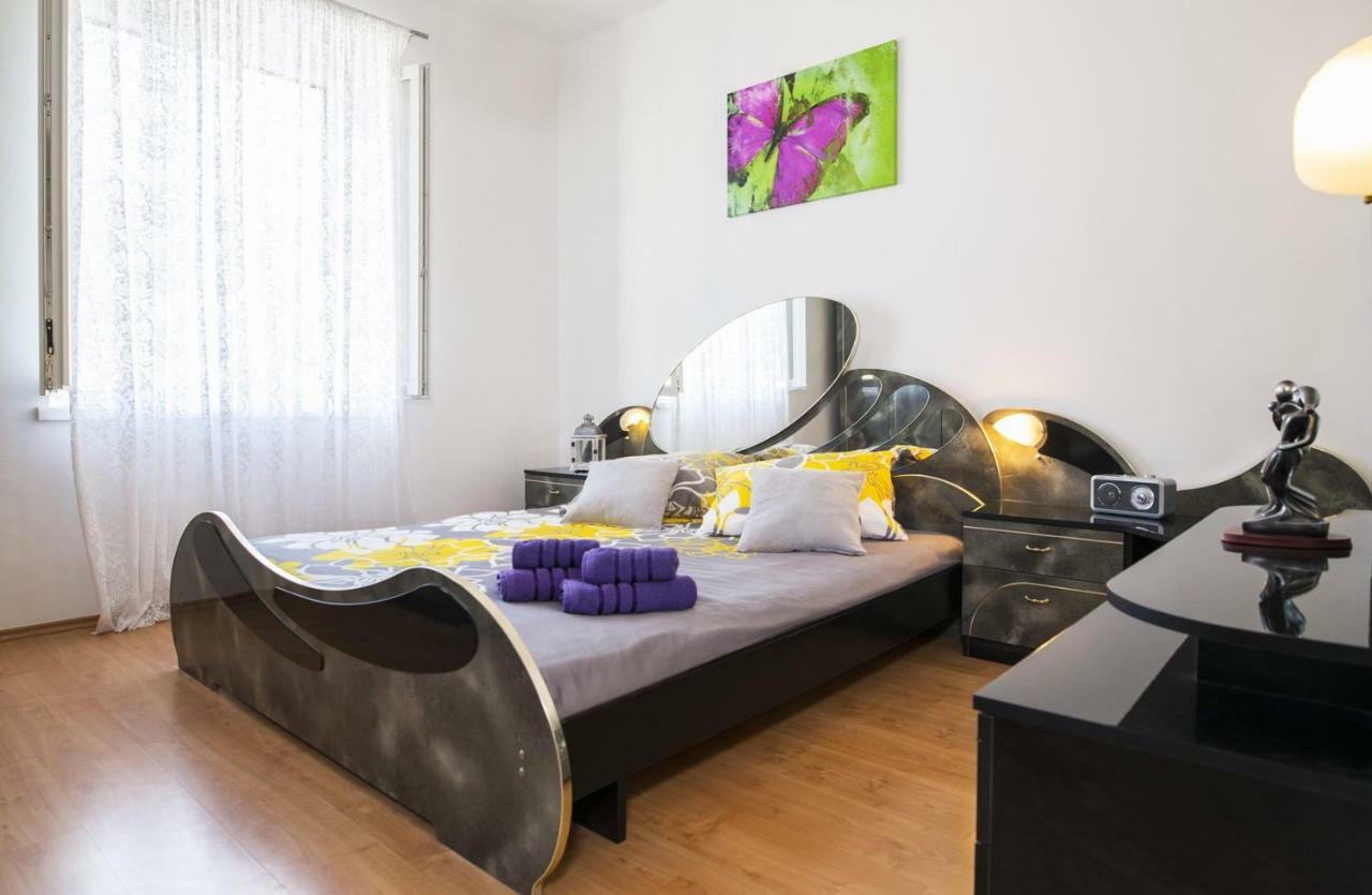 Apartment Stefania On The Beach Koromačno المظهر الخارجي الصورة