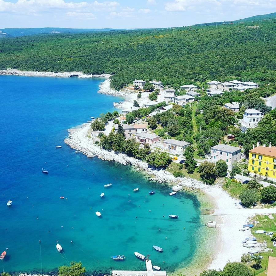 Apartment Stefania On The Beach Koromačno المظهر الخارجي الصورة